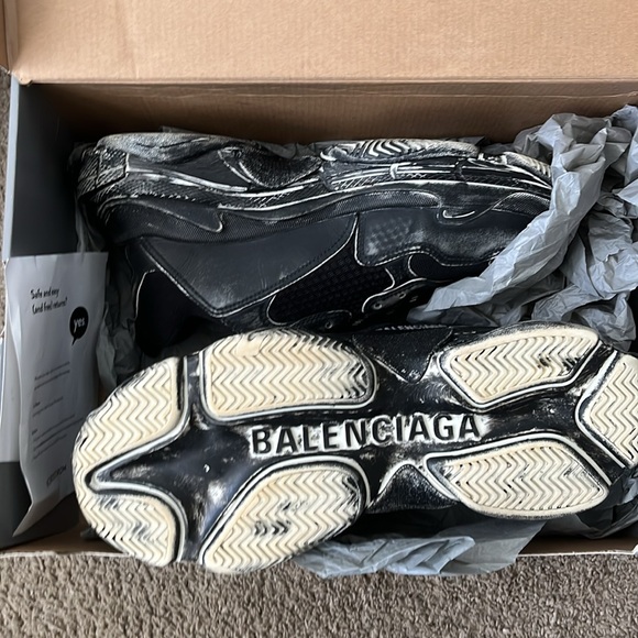 valencia’s triple a (faded-black) - Picture 2 of 2